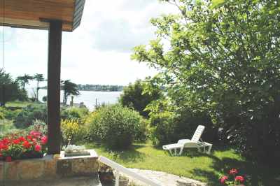 Vue sur le jardin et sur l'ocan